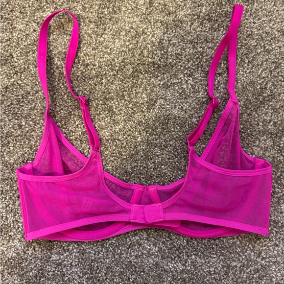 Skims Underwire Bras (2) - 36C - Picture 5 of 5